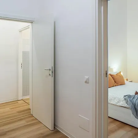 Casa Golgi - - By Host4u Apartment *