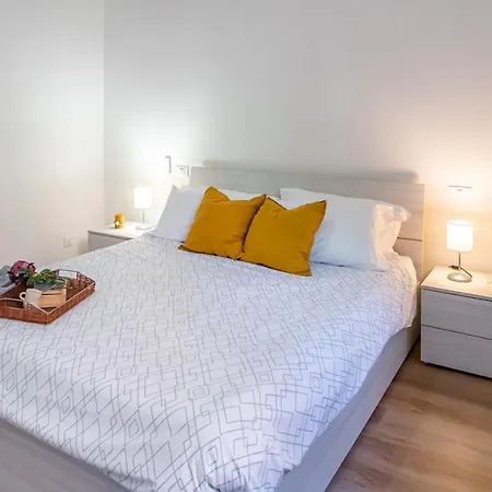 Casa Golgi - - By Host4u Apartment