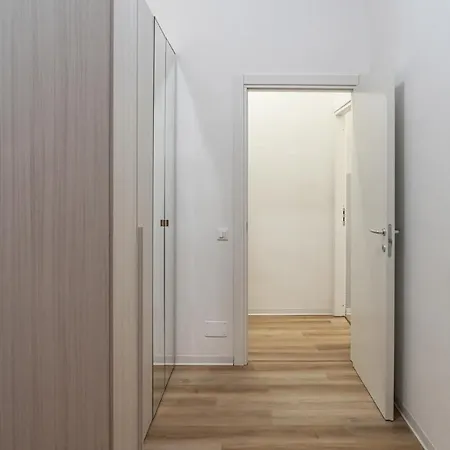 Casa Golgi - - By Host4u Appartamento *